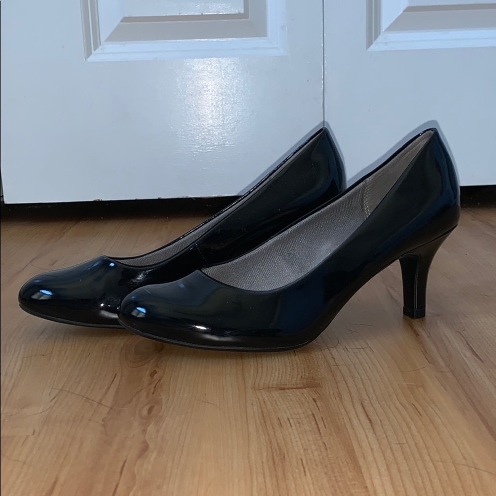 Black glossy heels